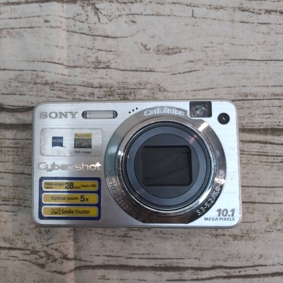Sony Cyber-shot DSC-W170 Digital Camera Silver 10.1MP + Charger & Case - Picture 2 of 10